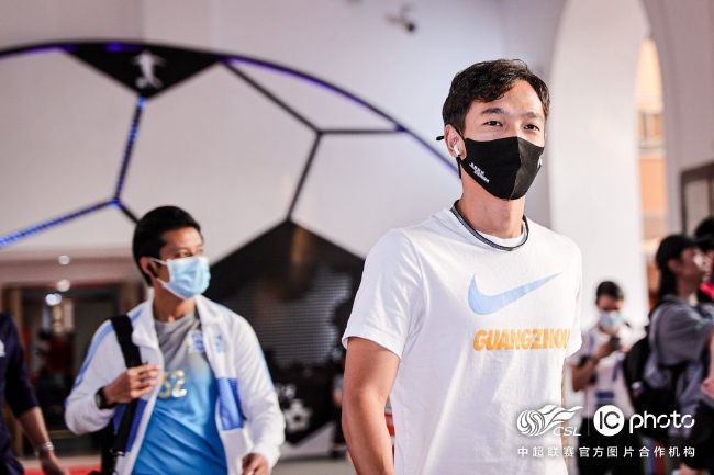教官自愿意被扒内裤玩j小说