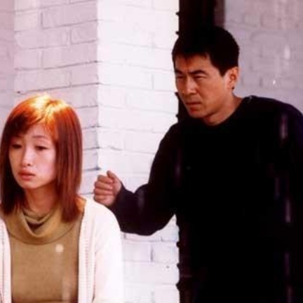 国产片侵犯亲女视频播放